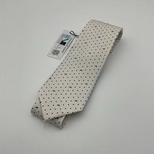 VINEYARD VINES Kentucky Derby Tie 100% Silk White Polka Dot‎ Horse Size 63 #585